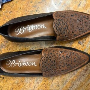 NWT Brighton Women’s Black & Brown Embossed Leather Loafers